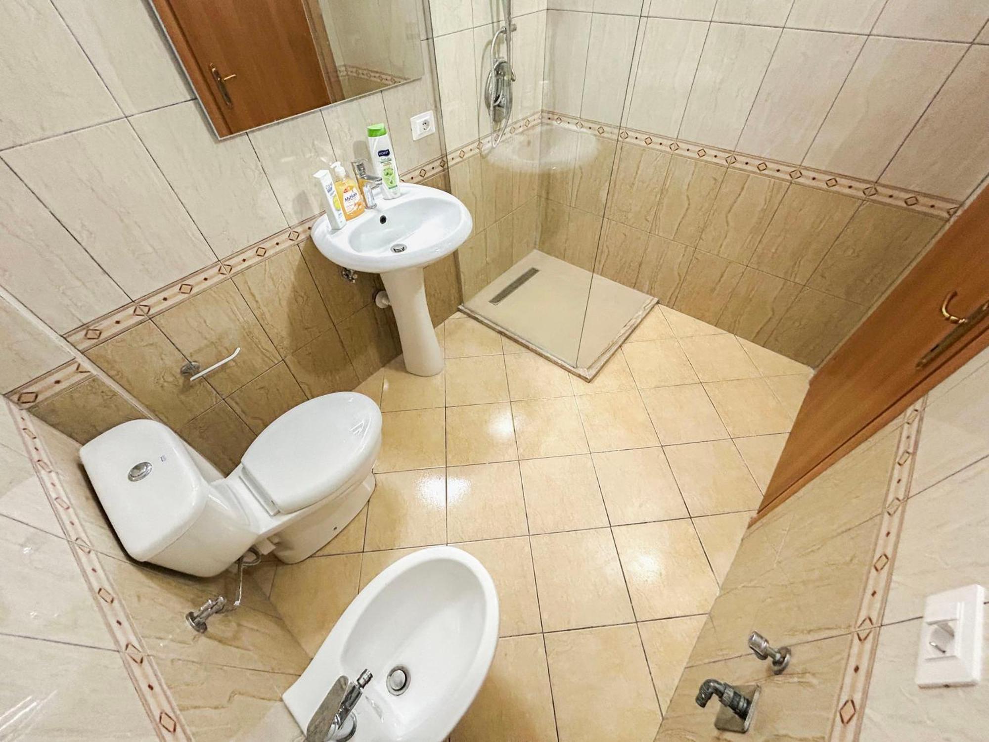 2 Bedroom 980 Апартаменти